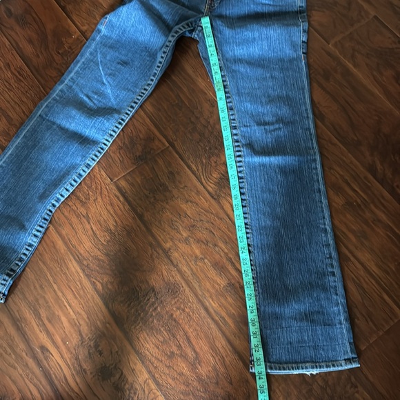 True Religion 90s fit - Picture 5 of 9